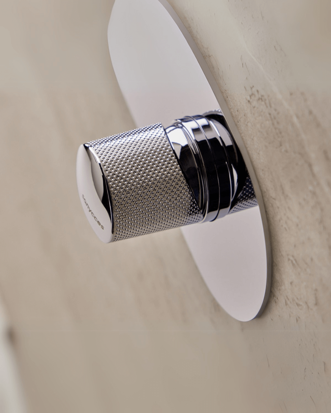 Dedal : Mitigeur mural chromé pour lavabo