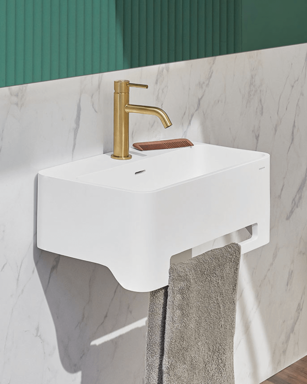 CORK : Vasque murale suspendue avec porte-essuie 50x31x20 en Gelcoat